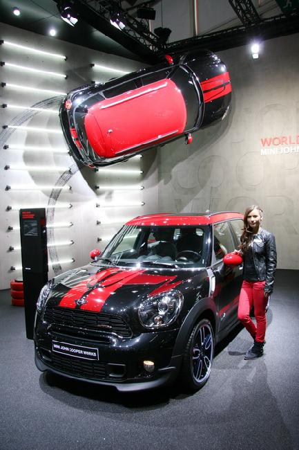 На Женевском автосалоне 2012 компания Mini презентовала хэтчбек Countryman JCW